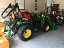 2010 John Deere 2320