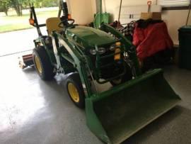 2010 John Deere 2320