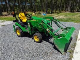 2019 John Deere 1025R