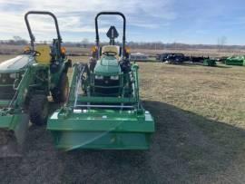 2022 John Deere 2025R TLB