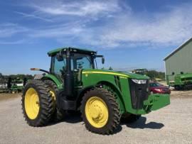 2013 John Deere 8260R