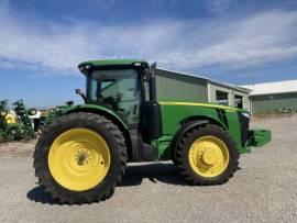 2013 John Deere 8260R