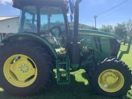 2022 John Deere 6135E