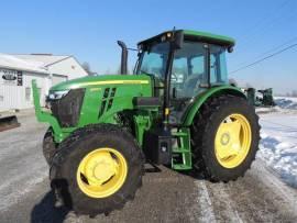 2019 John Deere 6105E