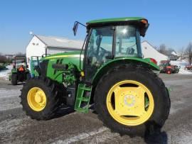 2019 John Deere 6105E