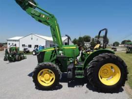 2016 John Deere 5100E