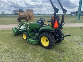 2017 John Deere 2025R