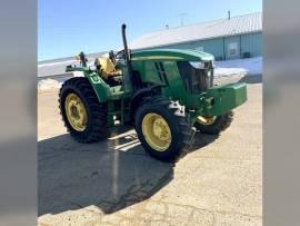 John Deere 6105D