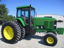 1993 John Deere 7600