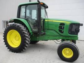 2011 John Deere 7330