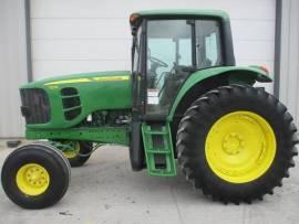 2011 John Deere 7330