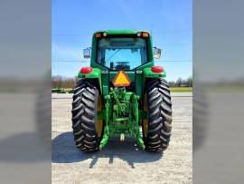 2004 John Deere 7520