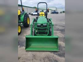 2017 John Deere 1025R