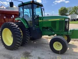 2000 John Deere 7810