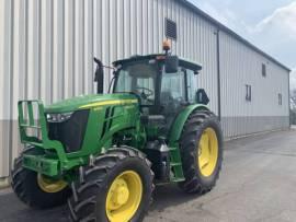 2022 John Deere 6135E