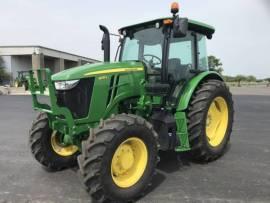 2019 John Deere 6135E