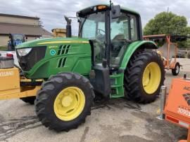 2015 John Deere 6105M