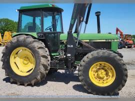 John Deere 3255