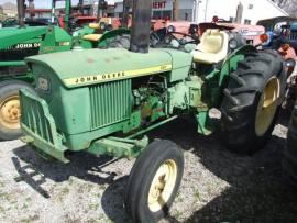 John Deere 820