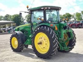 2013 John Deere 8235R