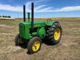 1950 John Deere D 2WD tractor