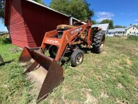 1965 Minneapolis Moline U 302 Wide Front 2WD Tractor w/Loader