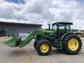 2017 John Deere 6105E