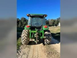 2015 John Deere 5100E