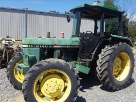 John Deere 2140