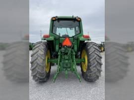 2011 John Deere 7130 Premium