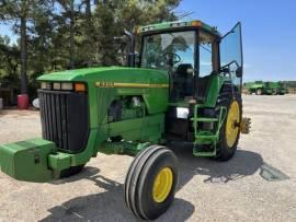 1996 John Deere 8200