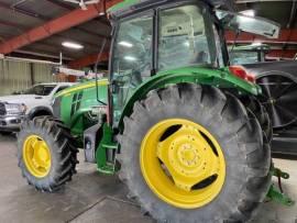 2015 John Deere 5115M