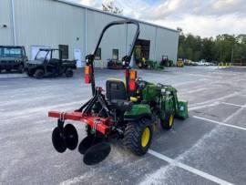 2022 John Deere 1023E W/ 1 ROW BEDDER