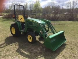 2022 John Deere 3033R