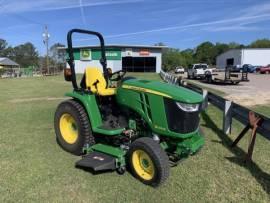 2017 John Deere 3033R