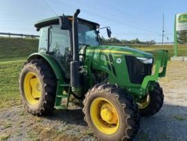 2021 John Deere 6135E