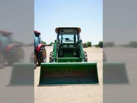 John Deere 5055E