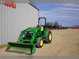 John Deere 4052M