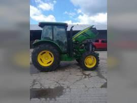 2017 John Deere 5100E