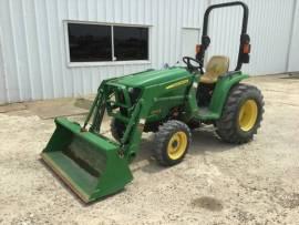 2017 John Deere 3032E