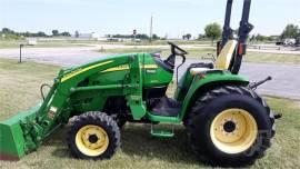 2011 JOHN DEERE 3520