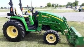 2011 JOHN DEERE 3520