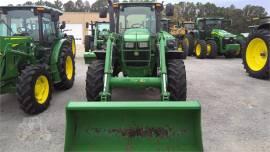 2017 JOHN DEERE 6135E