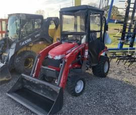 2017 MASSEY FERGUSON GC1705