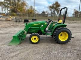 JOHN DEERE 3038E