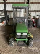 2004 JOHN DEERE 2210