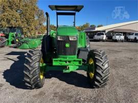 2019 JOHN DEERE 6105E