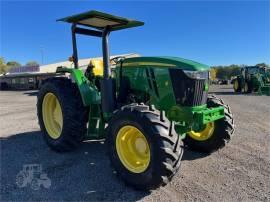 2019 JOHN DEERE 6105E