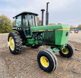 1984 JOHN DEERE 4640