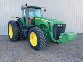 JOHN DEERE 8230